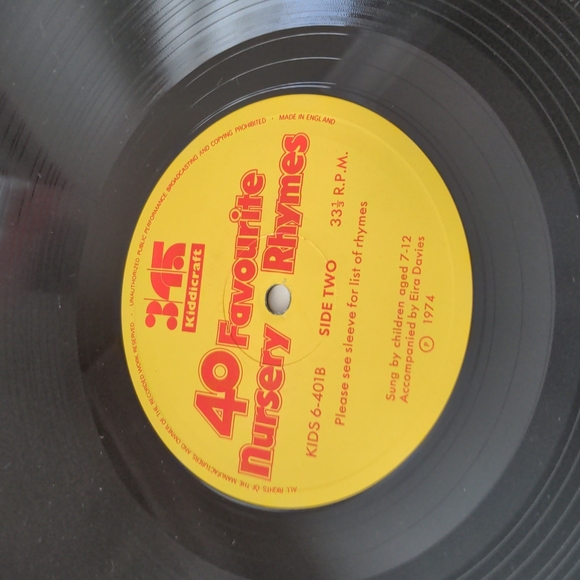 Vintage vinyl 40 Favourite Nursery Rhymes - Picture 6 of 6